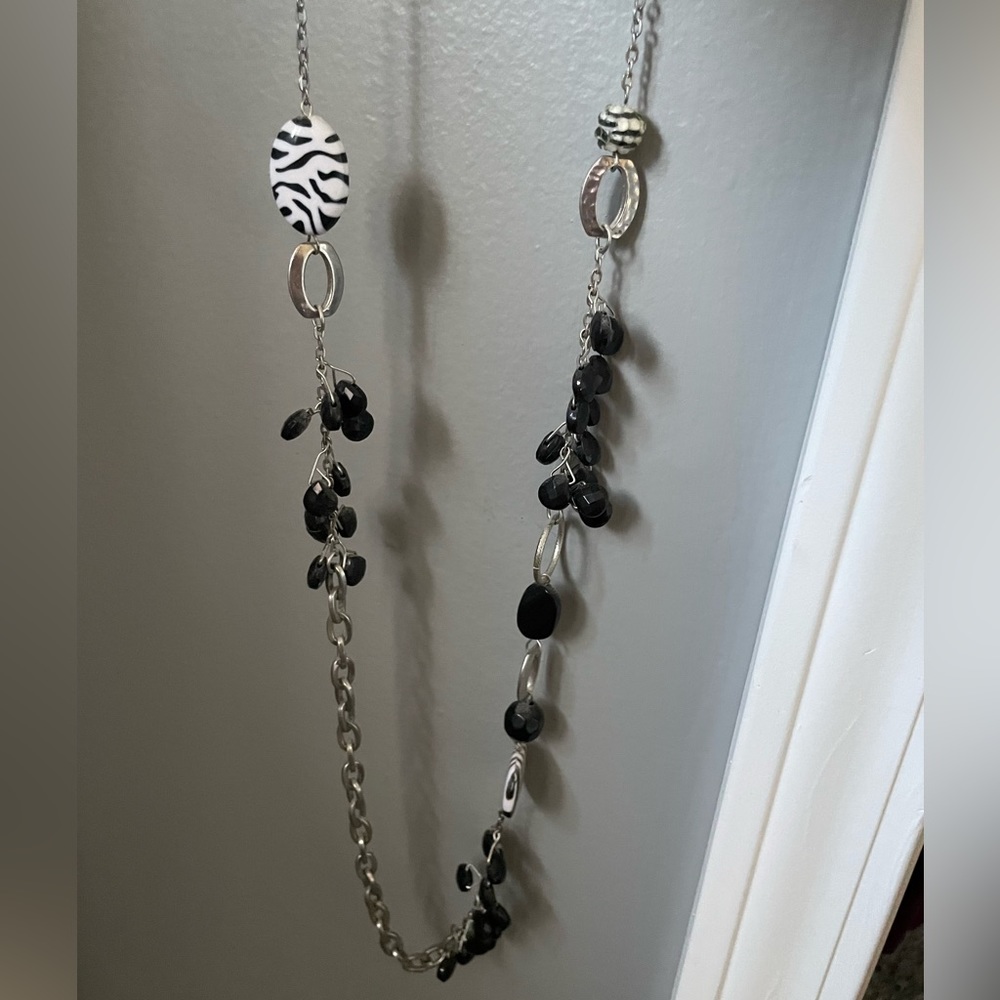 Black and white necklace